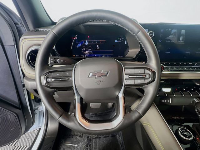 Used 2025 Chevrolet Colorado ZR2 w/ Technology Package AWD/4WD image 16