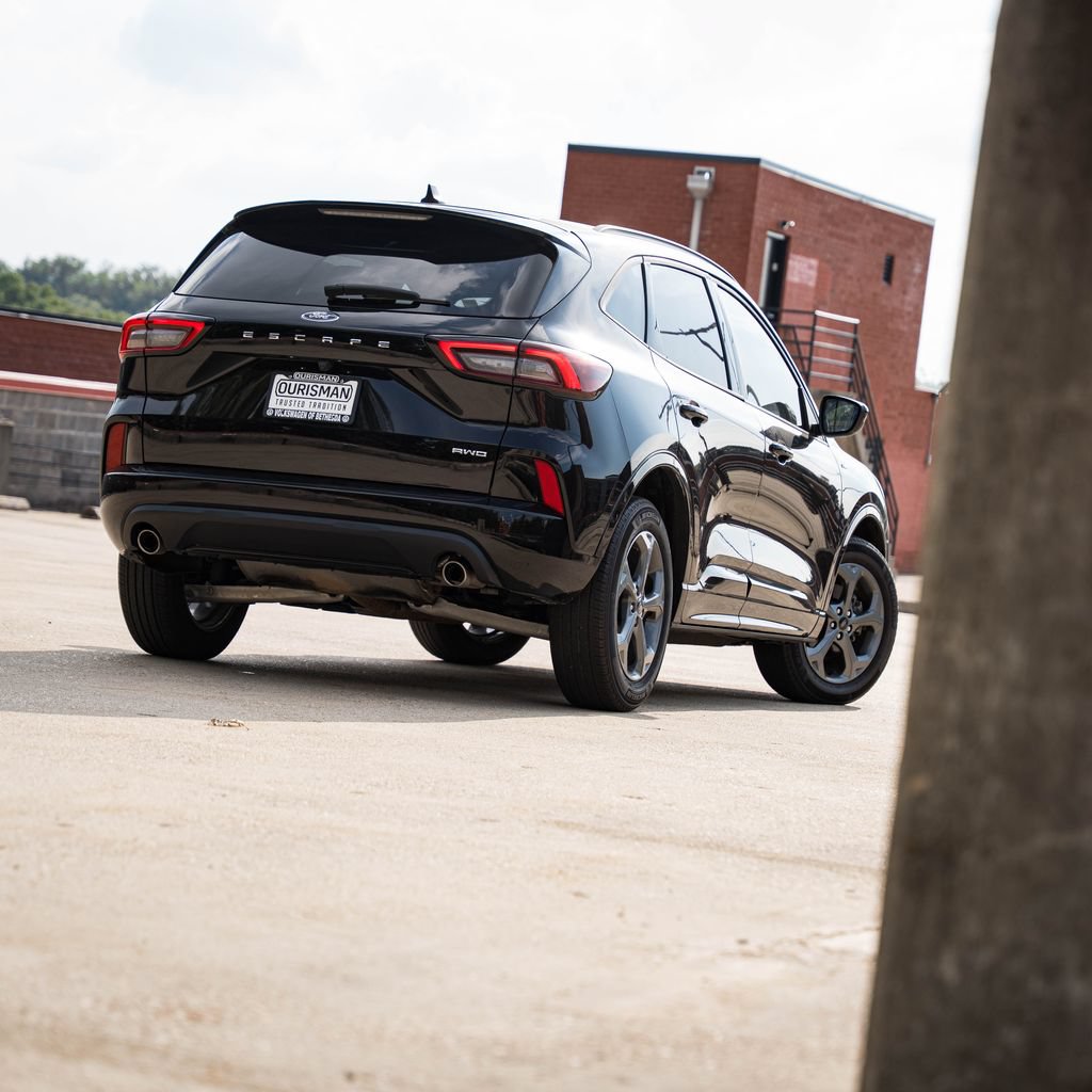 Used 2023 Ford Escape ST-Line Select AWD/4WD image 6