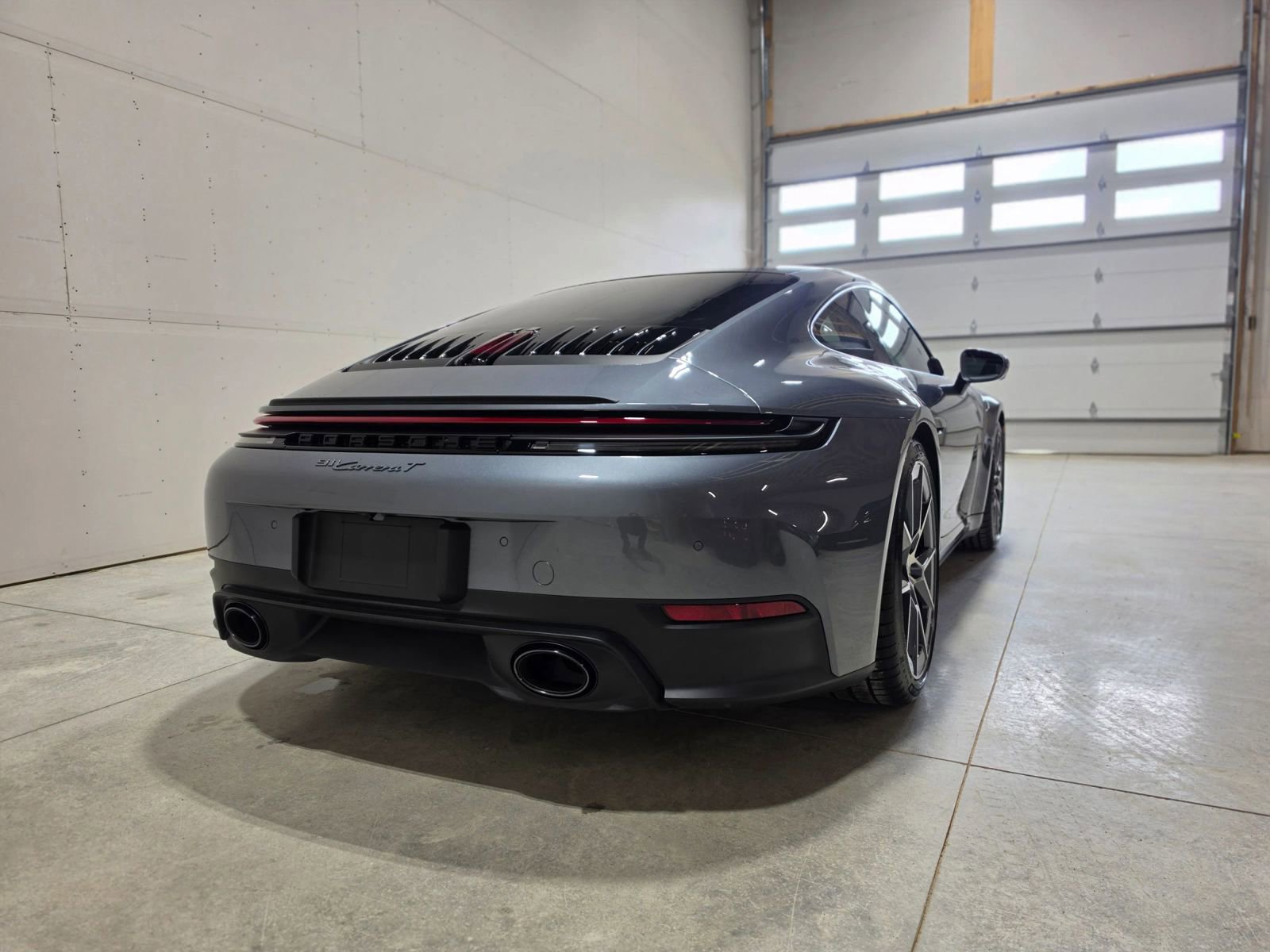 Used 2025 Porsche 911 Carrera T RWD image 12