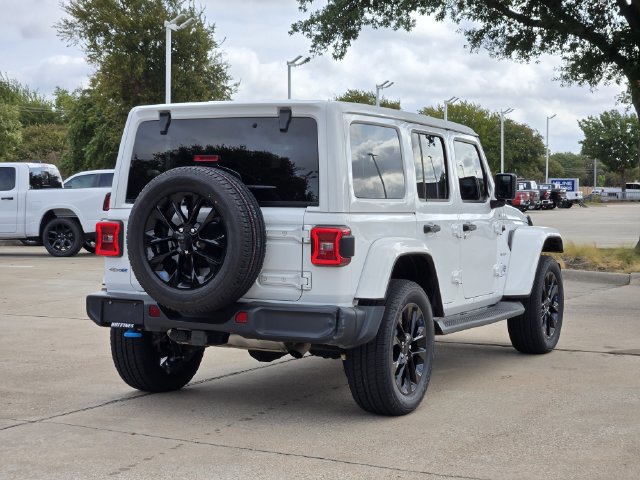 Used 2023 Jeep Wrangler Unlimited Sahara w/ Cold Weather Group AWD/4WD image 7