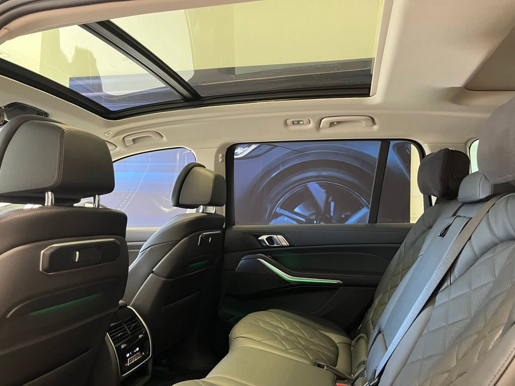 Used 2023 BMW X7 xDrive40i w/ Parking Assistance Package image 21