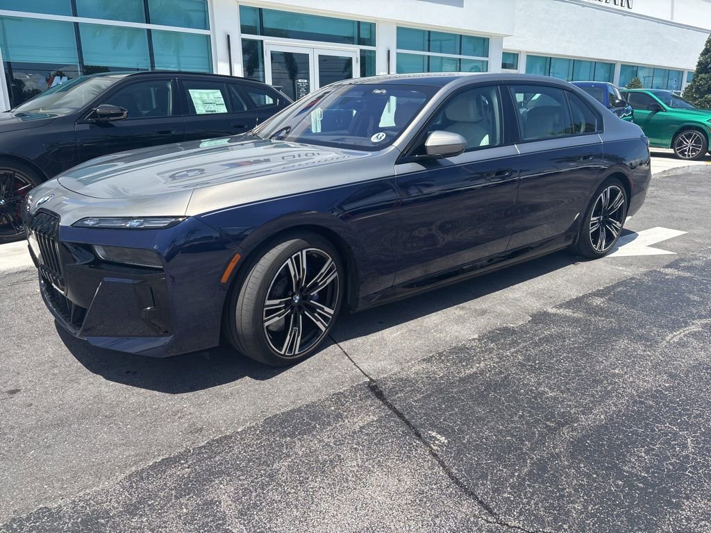 Used 2023 BMW i7 xDrive60 AWD/4WD image 9