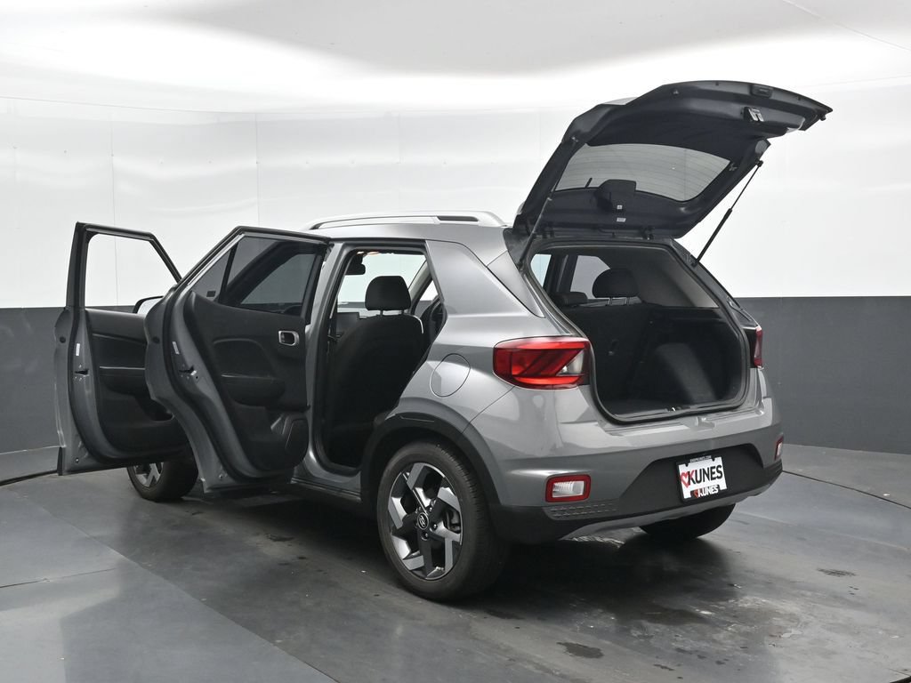 Certified 2023 Hyundai Venue SEL FWD image 49