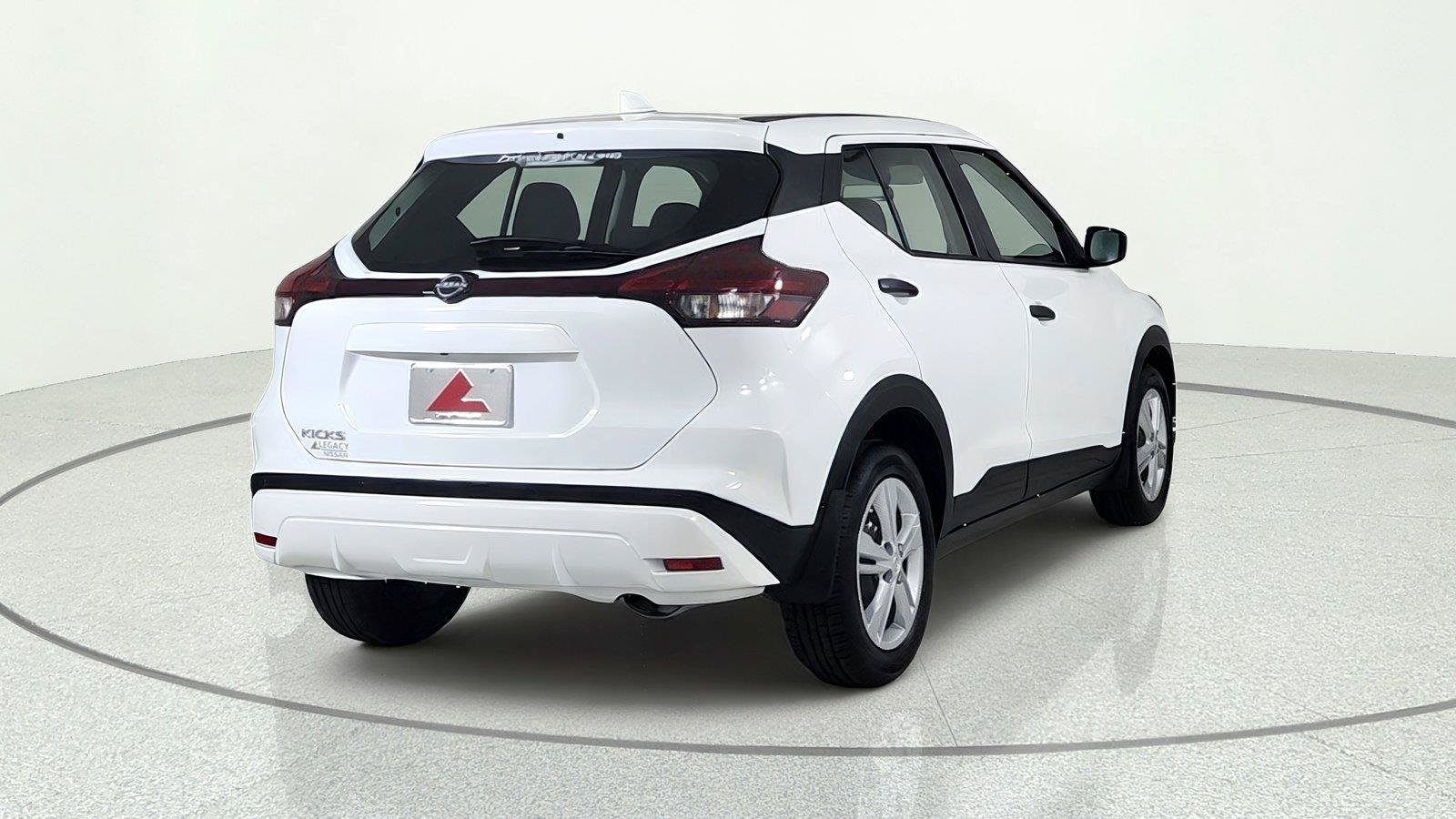 Used 2025 Nissan Kicks Play S FWD image 6