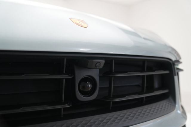 Certified 2026 Porsche Macan AWD/4WD image 6
