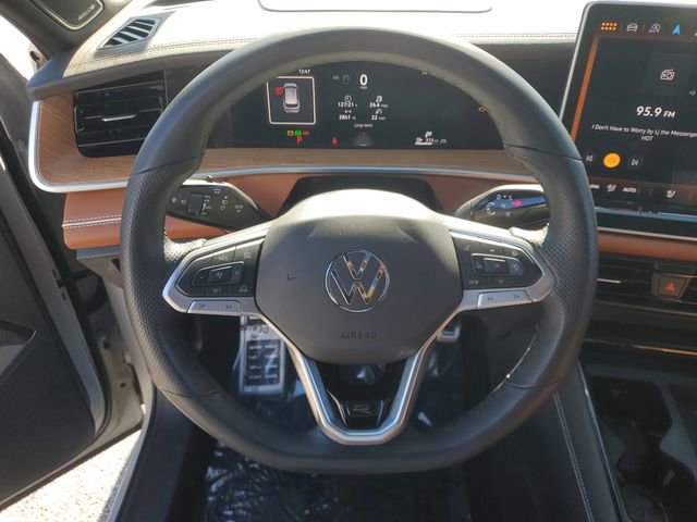 Used 2025 Volkswagen Tiguan SEL R-Line image 22