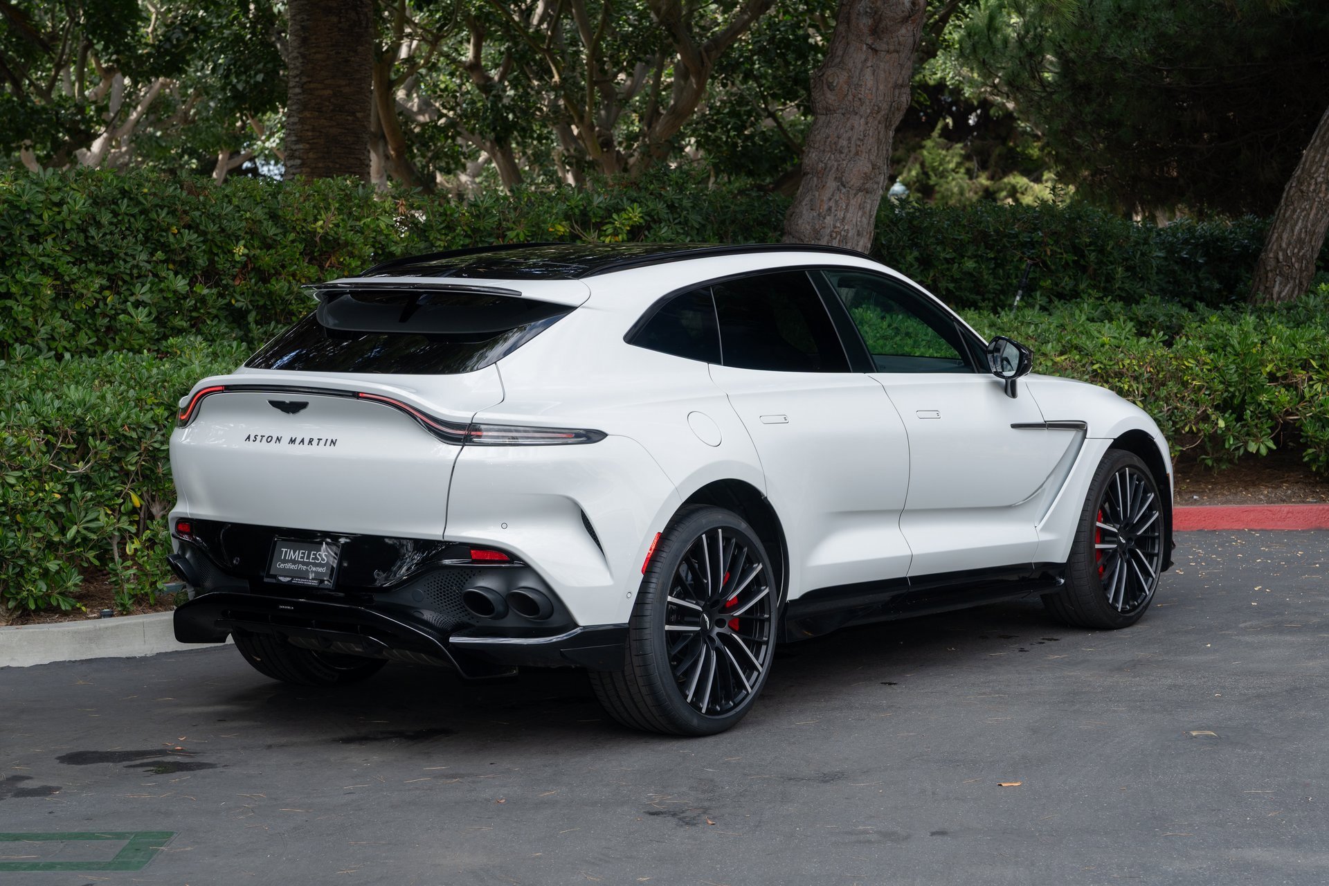 Used 2023 Aston Martin DBX 707 image 3