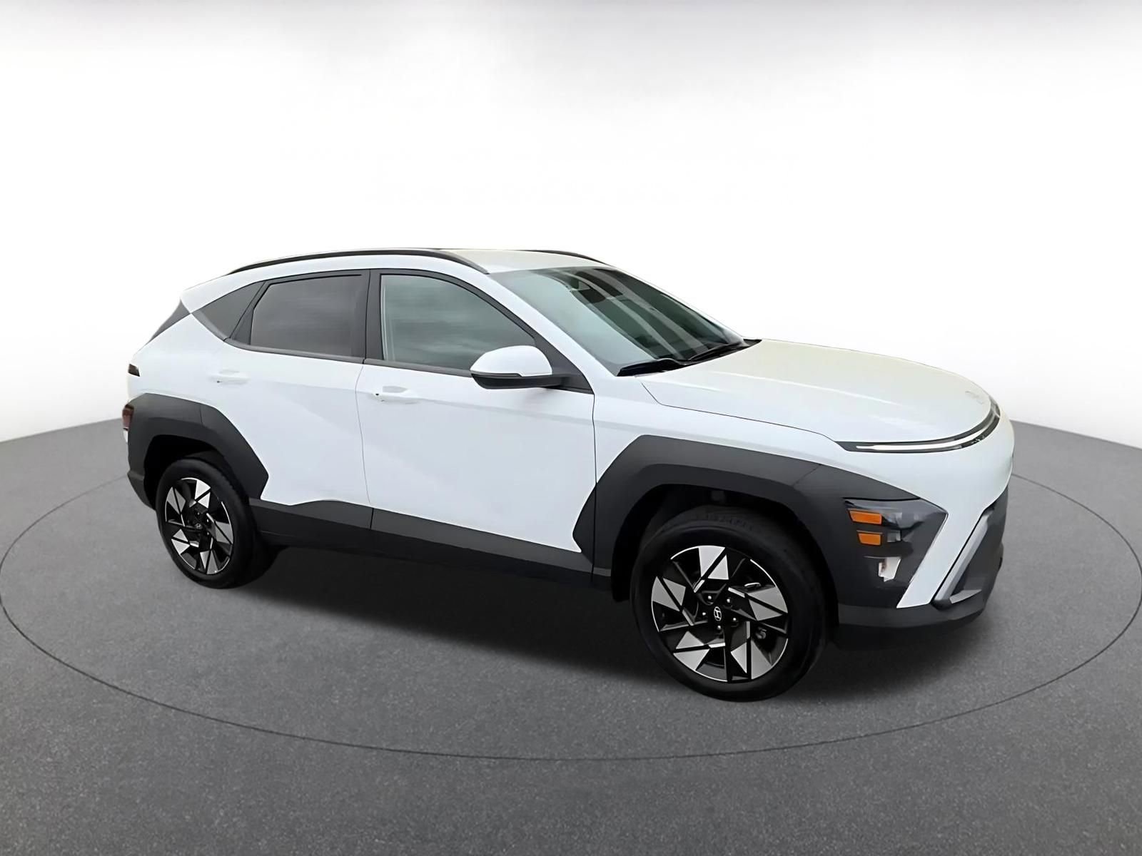 Used 2025 Hyundai Kona SEL image 3