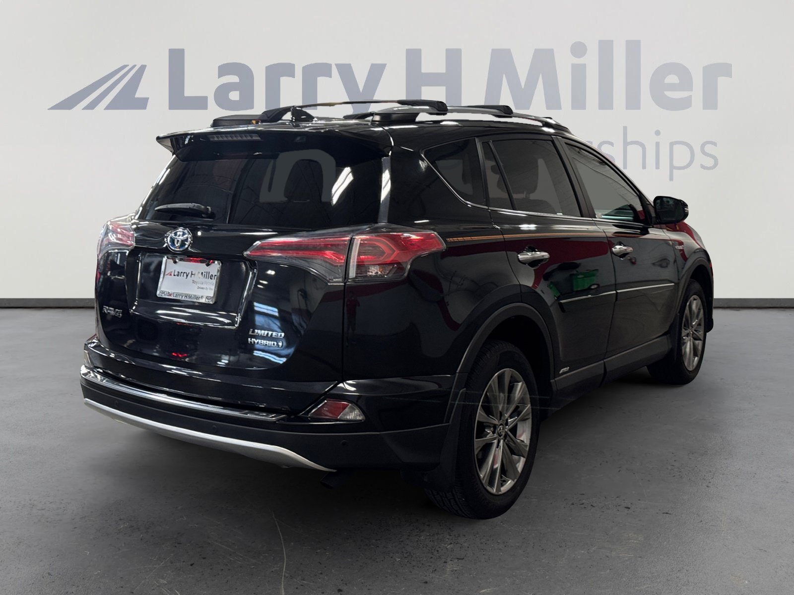 Certified 2017 Toyota RAV4 Limited w/ Advanced Technology Package AWD/4WD image 5