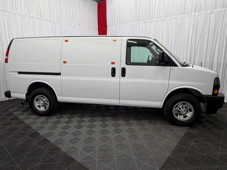 Used 2021 Chevrolet Express 3500 w/ Driver Convenience Package RWD image 9