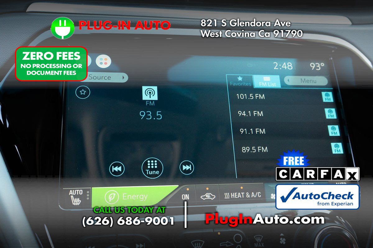 Used 2017 Chevrolet Bolt Premier w/ Driver Confidence II Package FWD image 25