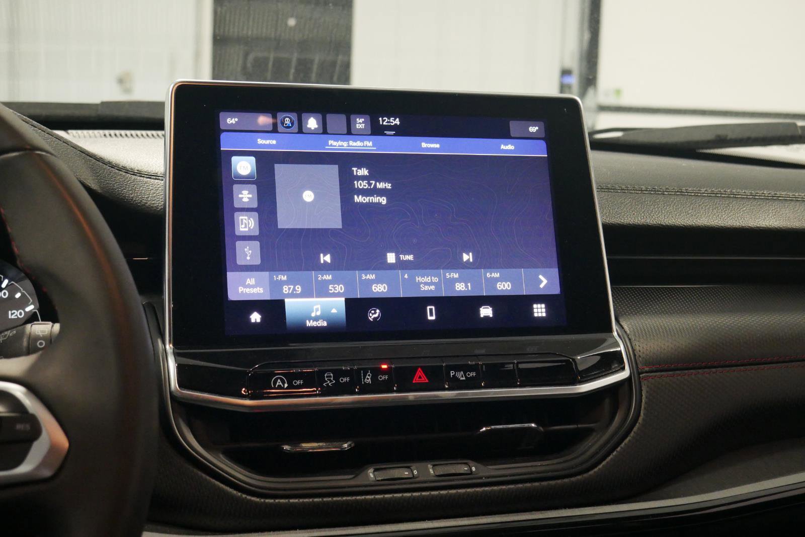 Used 2023 Jeep Compass Trailhawk image 21