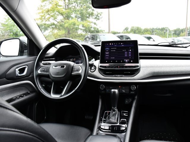 Used 2022 Jeep Compass Latitude image 22