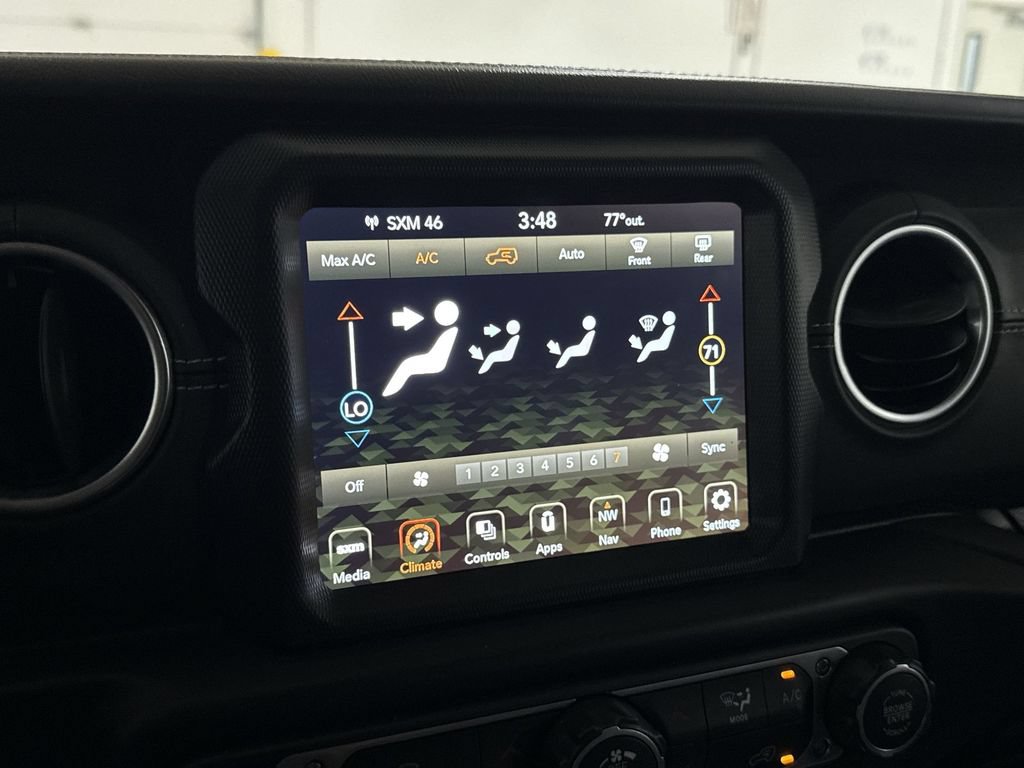 Used 2023 Jeep Wrangler Unlimited Sahara AWD/4WD image 17