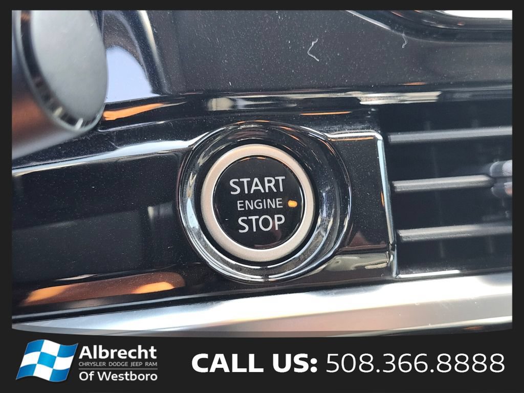 Used 2024 Nissan Pathfinder SV w/ SV Premium Package AWD/4WD image 27