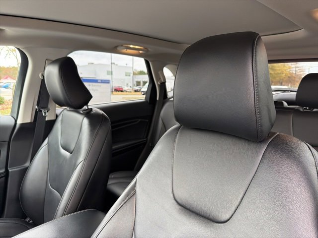 Used 2022 Ford Edge Titanium image 30