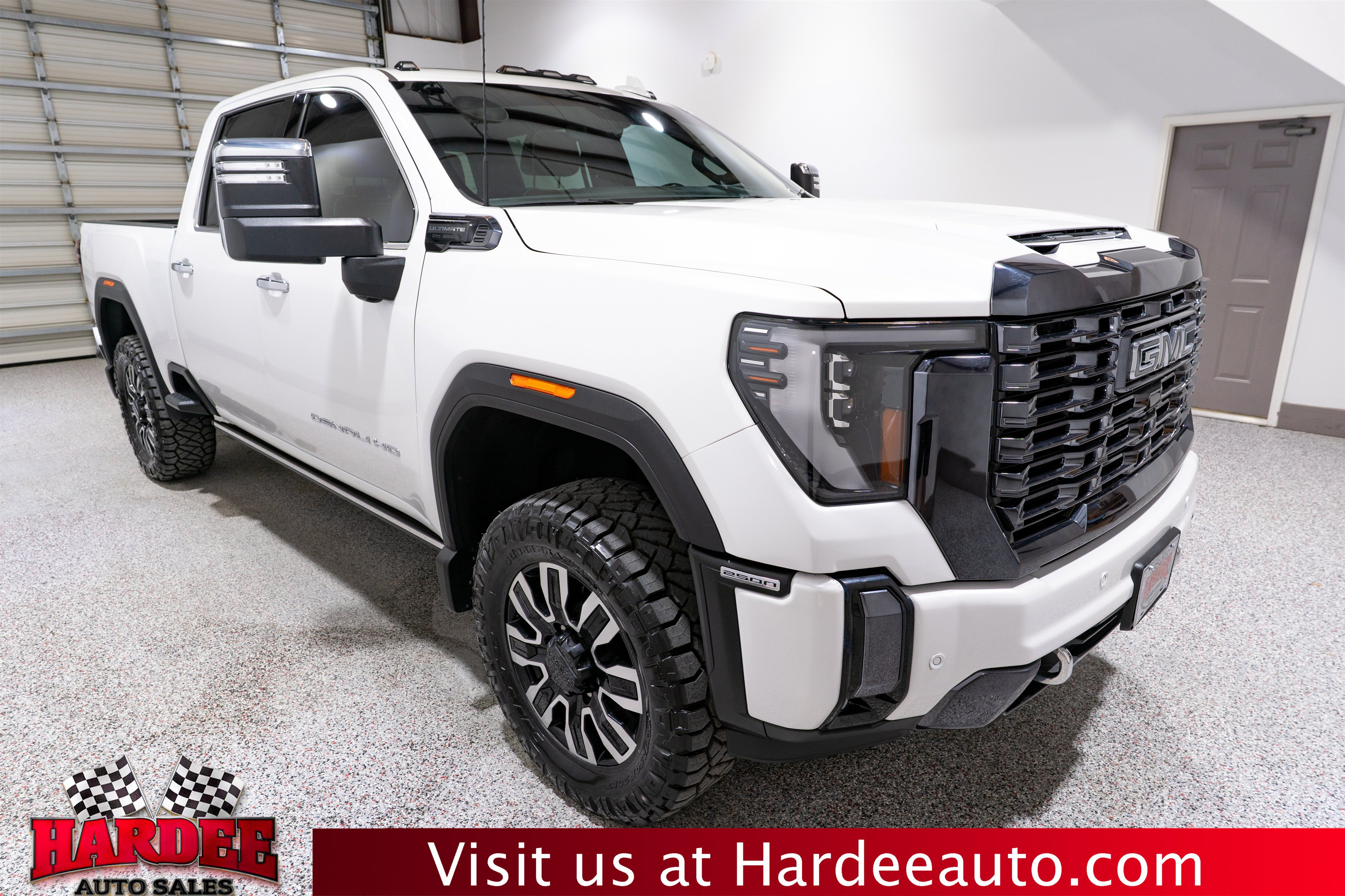 Used 2024 GMC Sierra 2500 Denali Ultimate AWD/4WD image 6