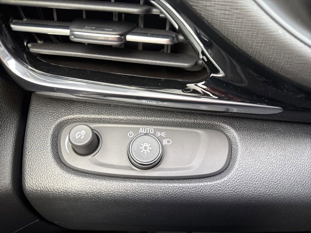 New 2026 Buick Envista Sport Touring w/ Convenience I Package FWD image 25