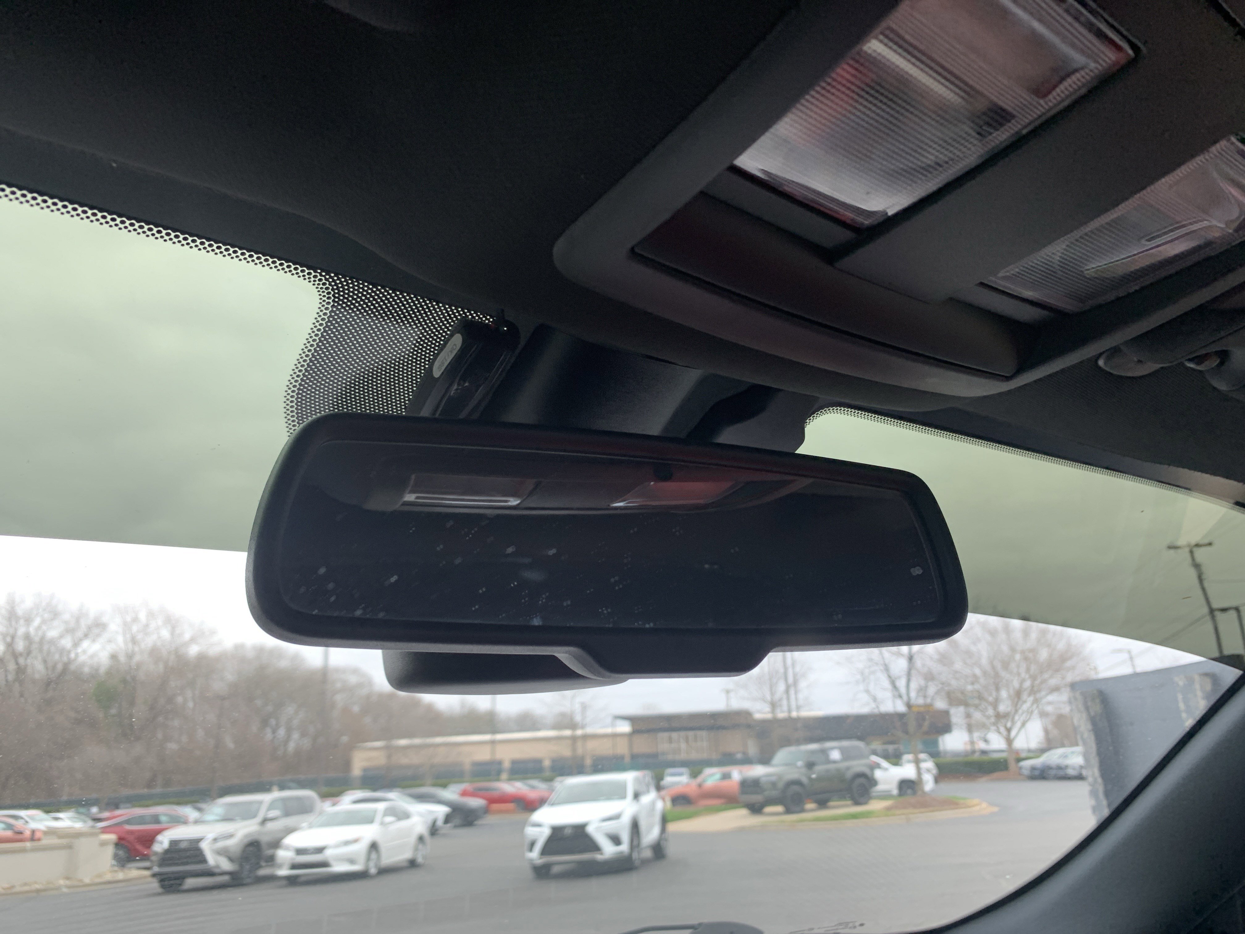 Used 2018 Dodge Challenger SXT image 27