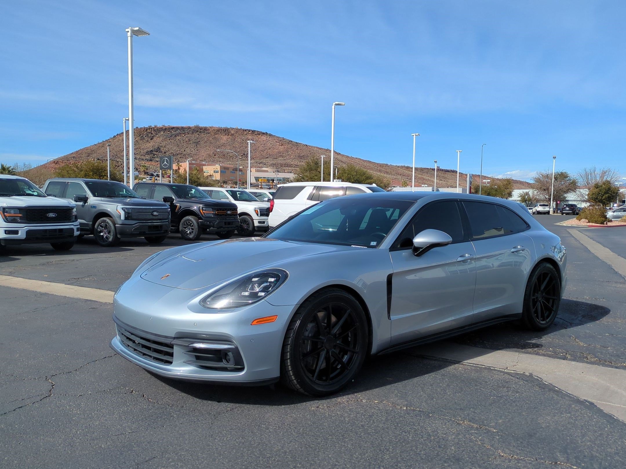 Used 2018 Porsche Panamera 4 image 8