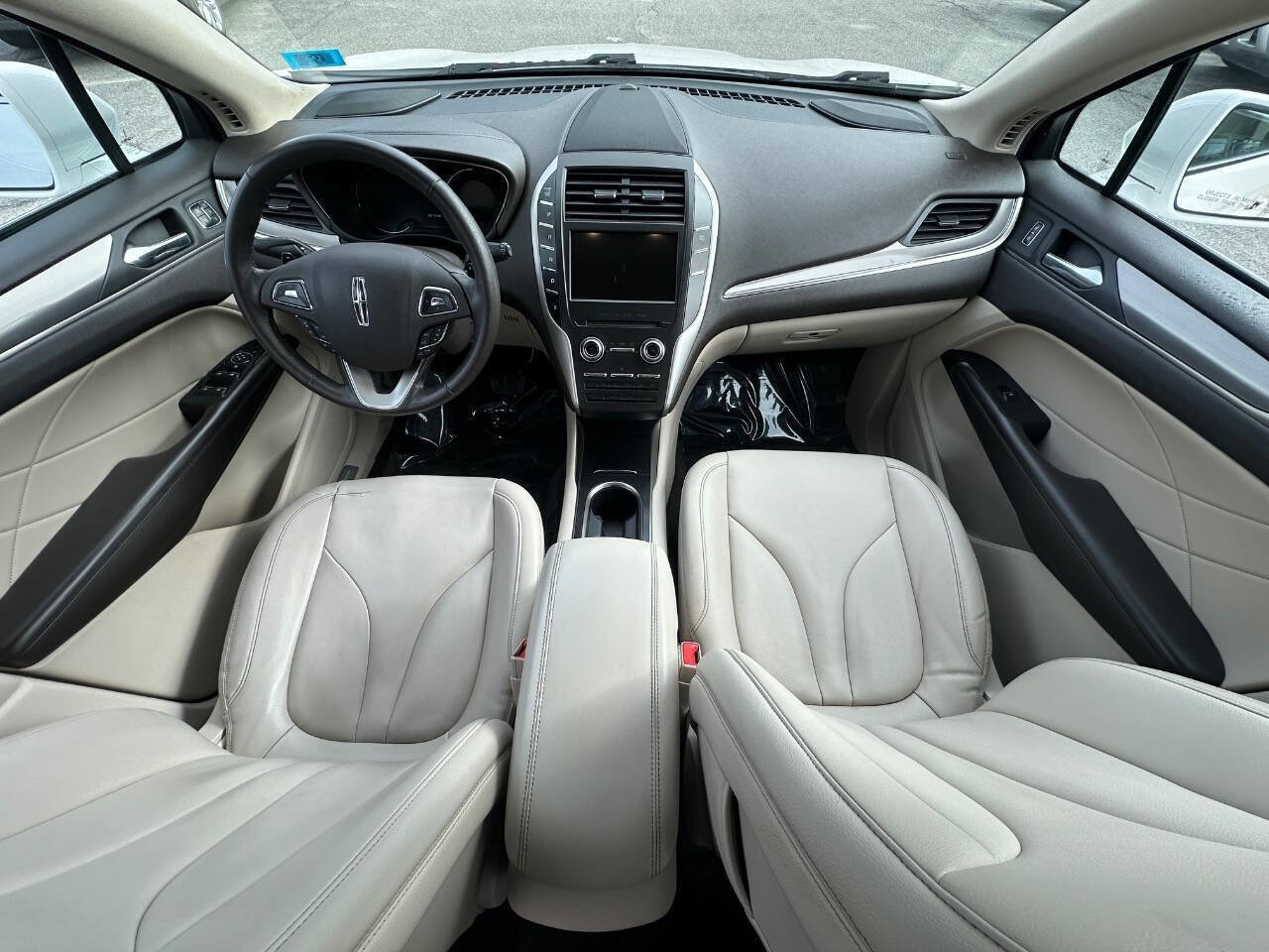 Used 2018 Lincoln MKC Premiere image 13