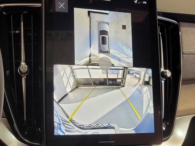 New 2026 Volvo XC90 B6 Plus w/ Protection Package Premier AWD/4WD image 14