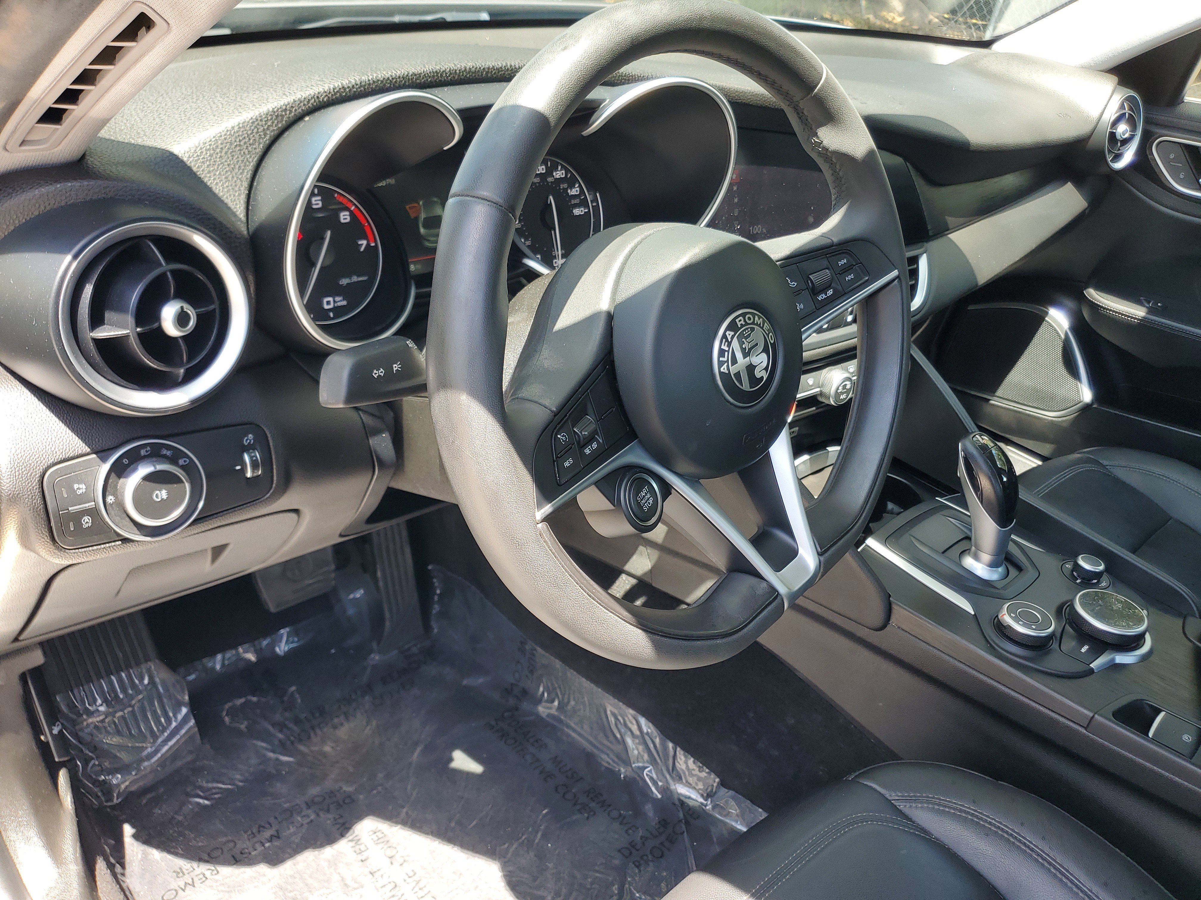 Used 2018 Alfa Romeo Giulia RWD image 18