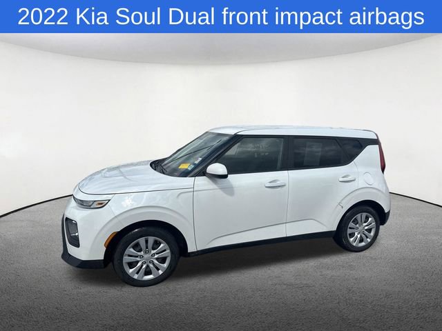 Used 2022 Kia Soul LX image 16