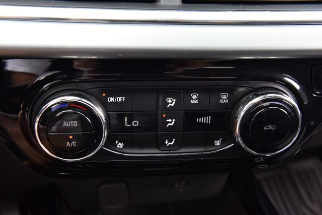 Used 2025 Chevrolet Trax LT w/ LT Convenience Package FWD image 13