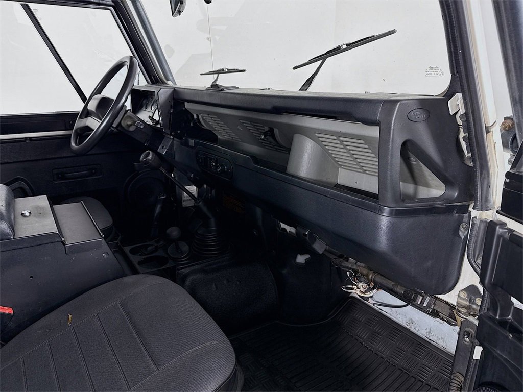 Used 1994 Land Rover Defender 90 image 24
