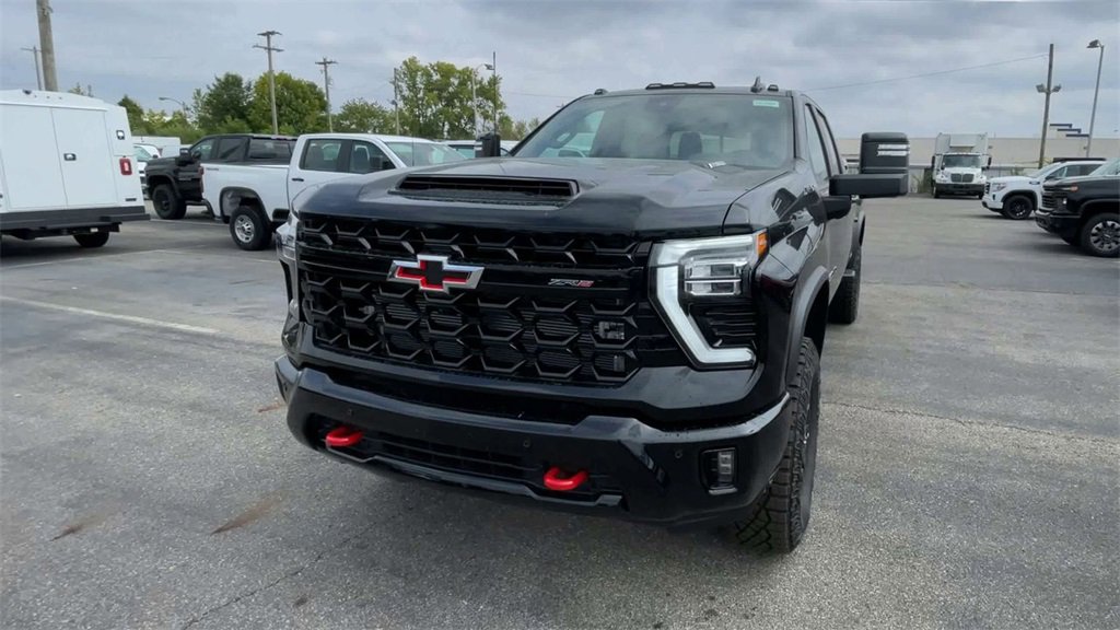 New 2025 Chevrolet Silverado 2500 ZR2 w/ Technology Package image 5