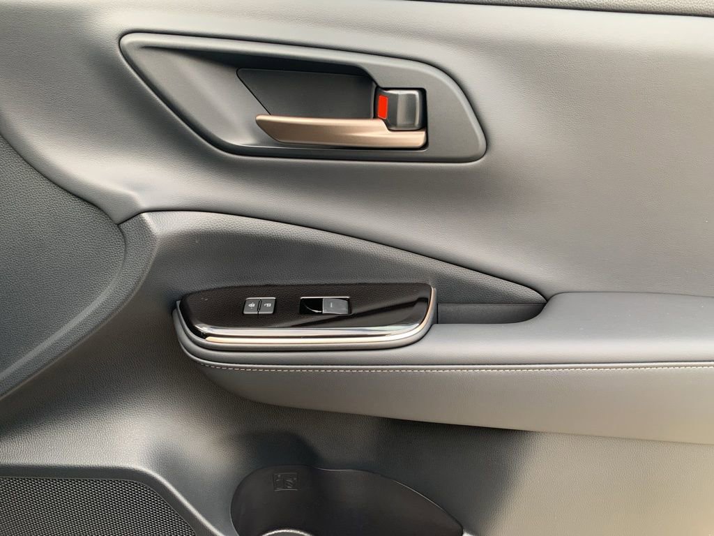 New 2025 Toyota Crown Signia image 19