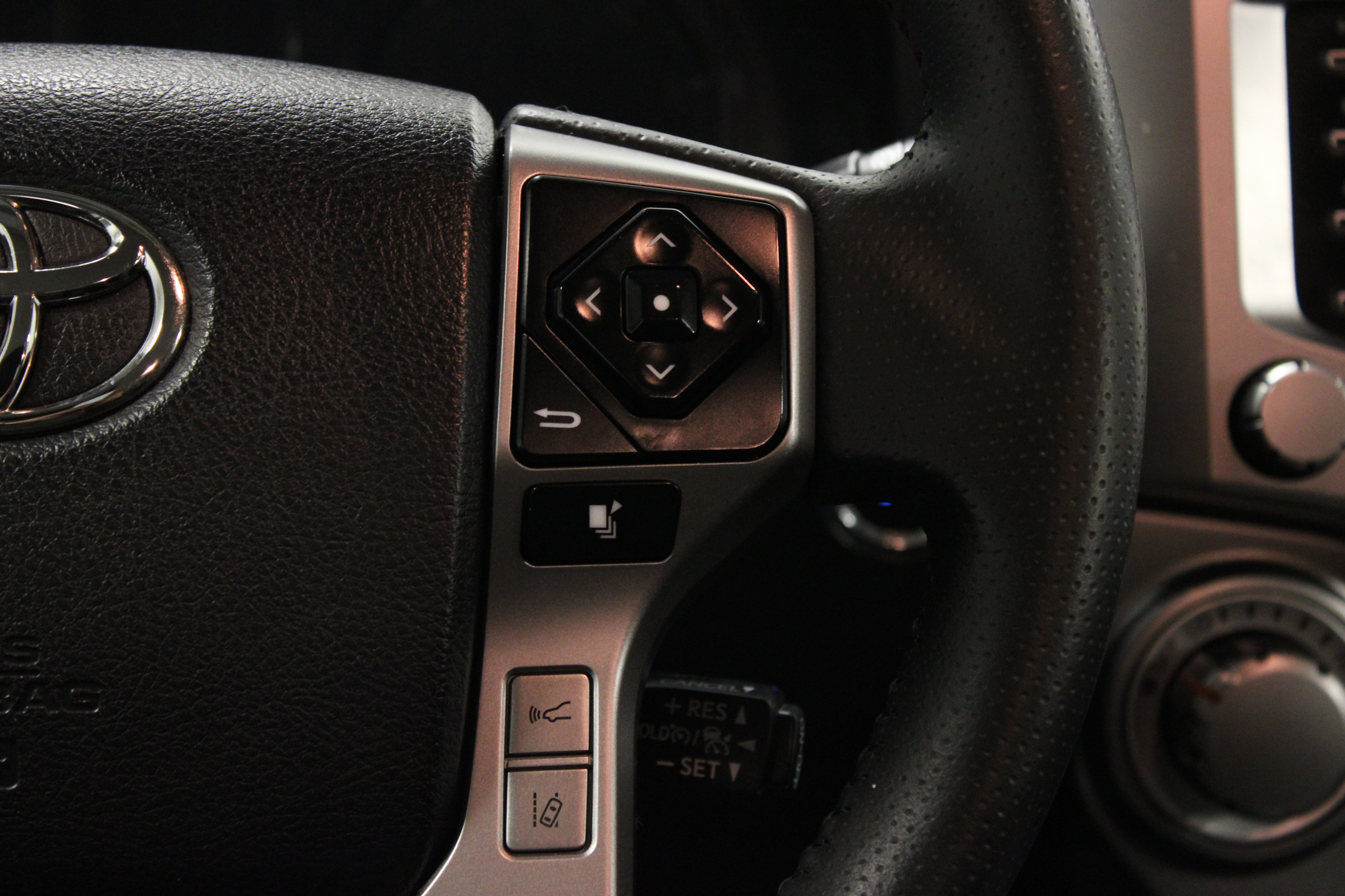 Used 2024 Toyota 4Runner SR5 AWD/4WD image 25
