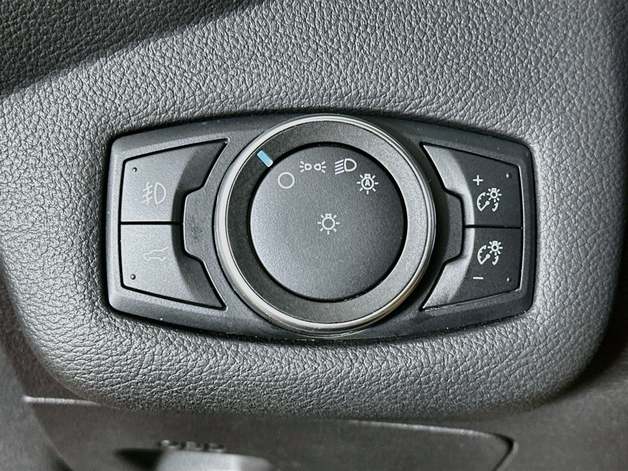Used 2017 Ford Escape Titanium FWD image 17