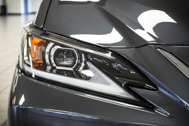 Certified 2025 Lexus ES 300h w/ Premium Package FWD image 29