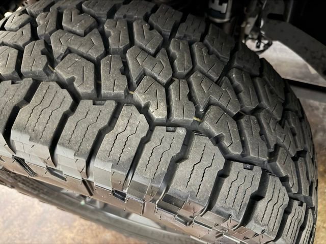 Used 2023 Jeep Gladiator Mojave w/ LED Lighting Group AWD/4WD image 13