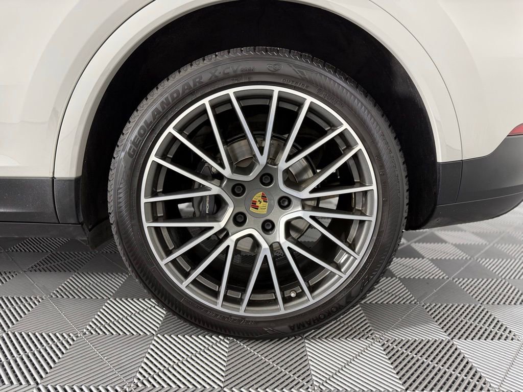 Certified 2021 Porsche Cayenne image 15