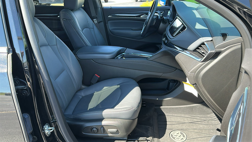 Used 2023 Buick Enclave Essence w/ LPO, Floor Liner Package AWD/4WD image 31