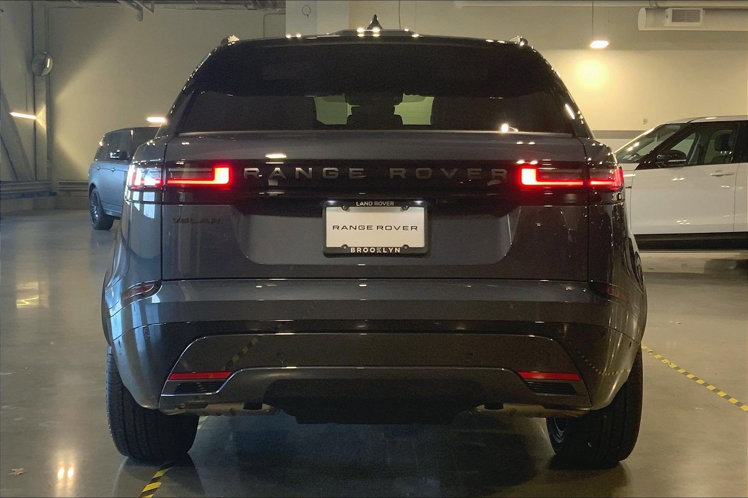 Used 2026 Land Rover Range Rover Velar Dynamic SE image 4