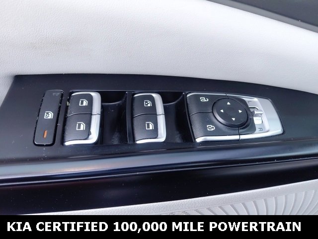 Used 2024 Kia Carnival LX image 18