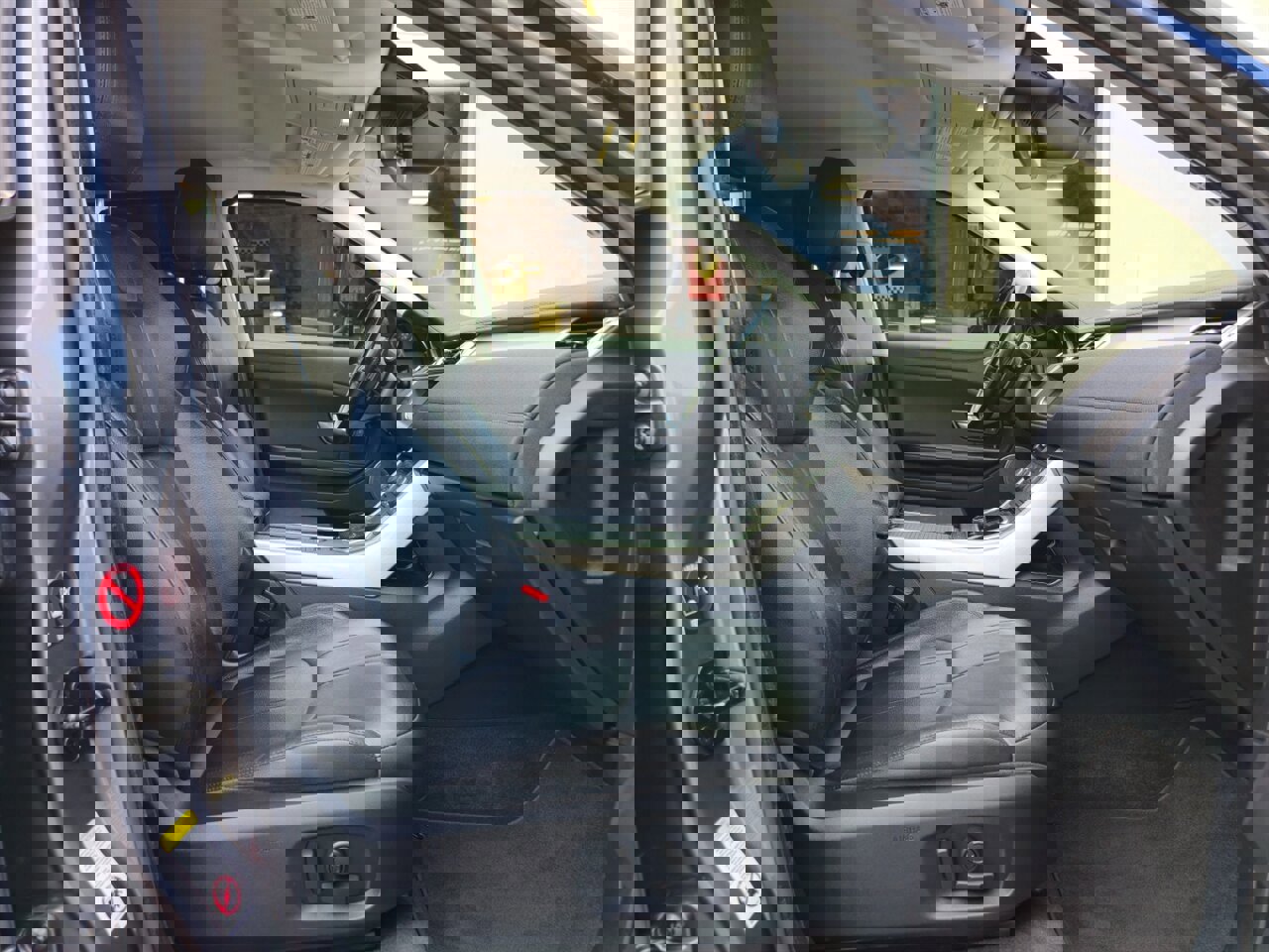 Used 2017 Land Rover Range Rover Evoque SE image 22