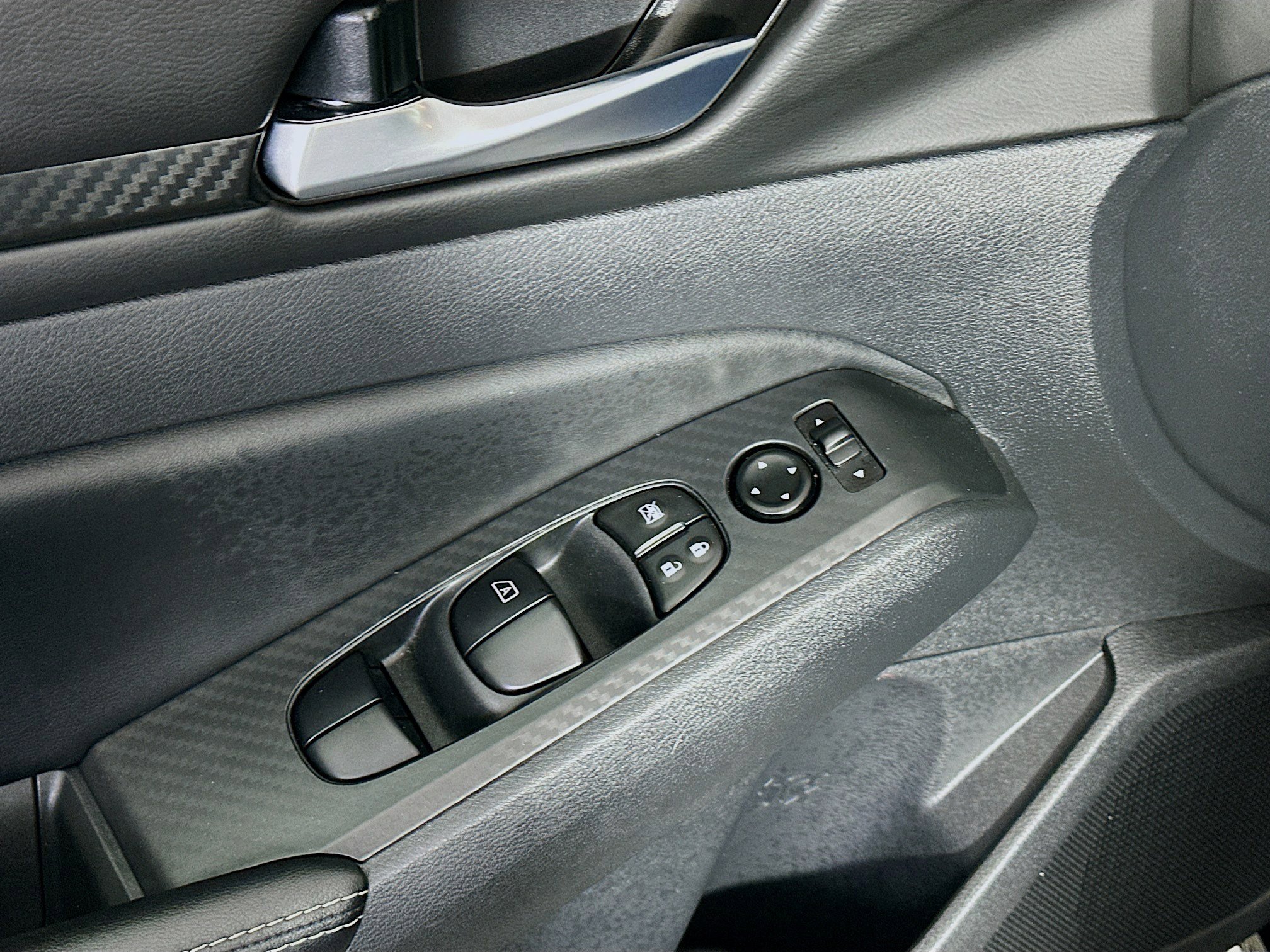 Used 2025 Nissan Altima 2.5 SV image 15