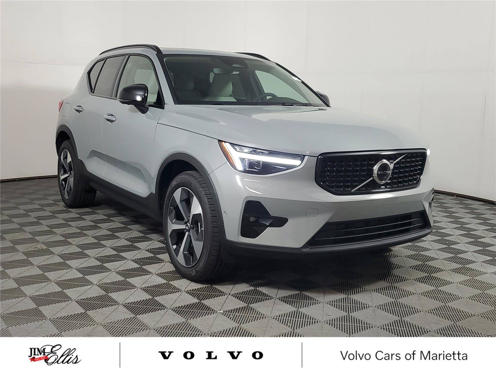 New 2026 Volvo XC40 B5 Plus w/ Protection Package Premier