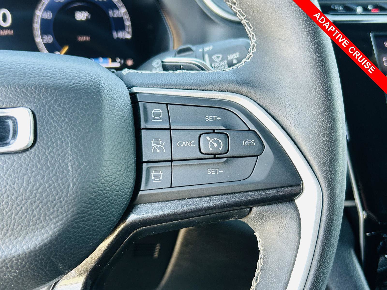 Used 2023 Jeep Grand Cherokee Altitude AWD/4WD image 6