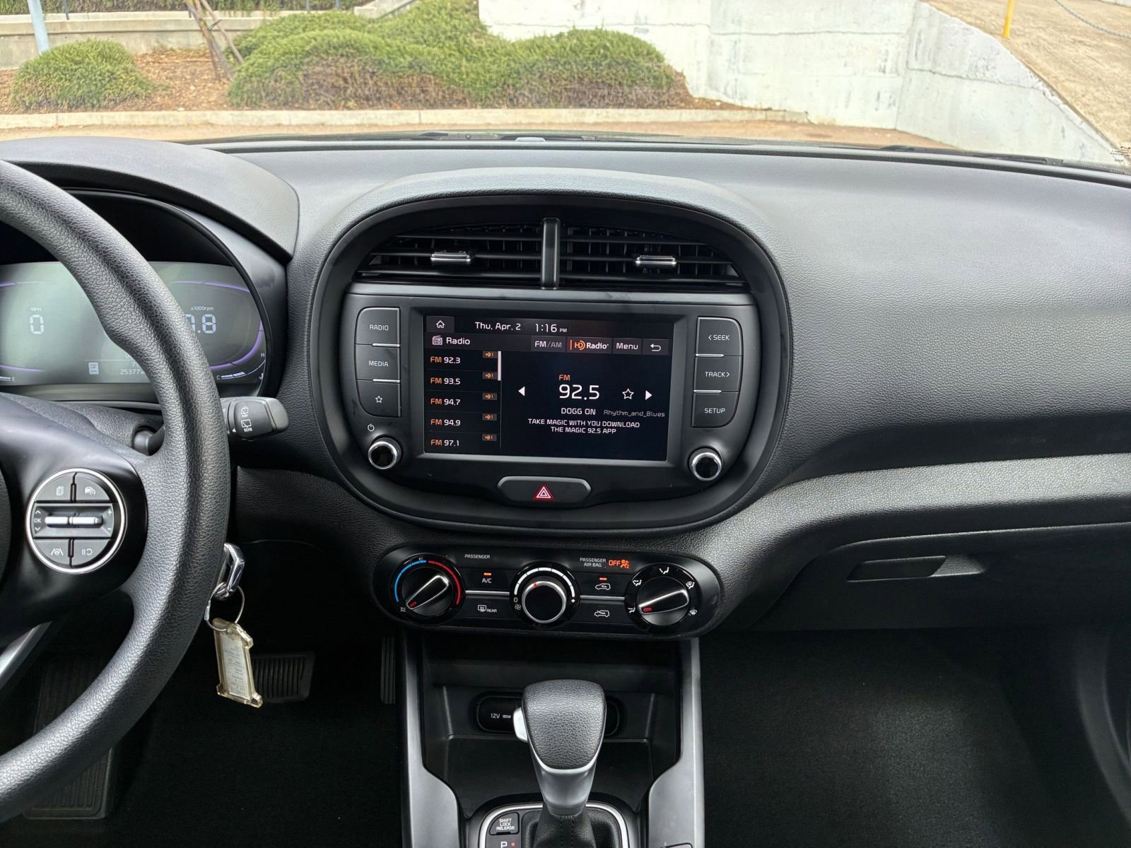 Used 2025 Kia Soul LX w/ LX Technology Package image 17
