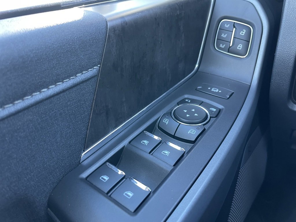 Used 2024 Ford F250 Lariat w/ Tremor Off-Road Package image 26