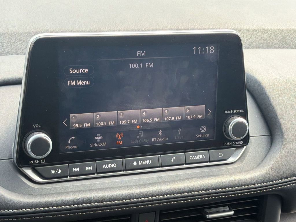 Used 2025 Nissan Rogue SV image 13