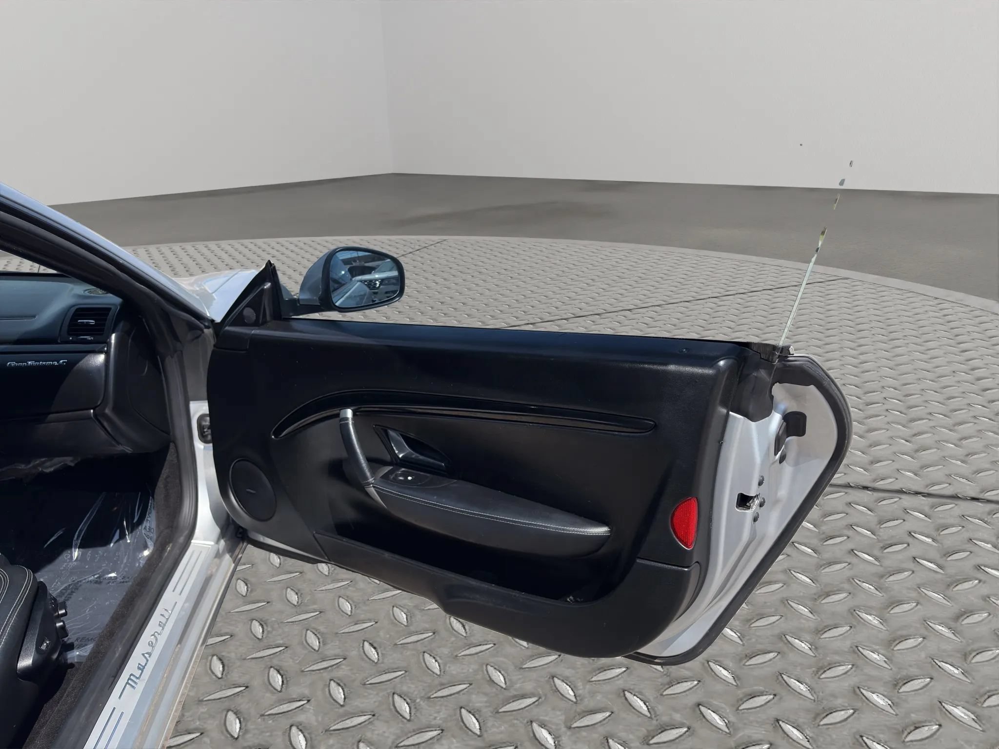 Used 2011 Maserati GranTurismo Convertible RWD image 23
