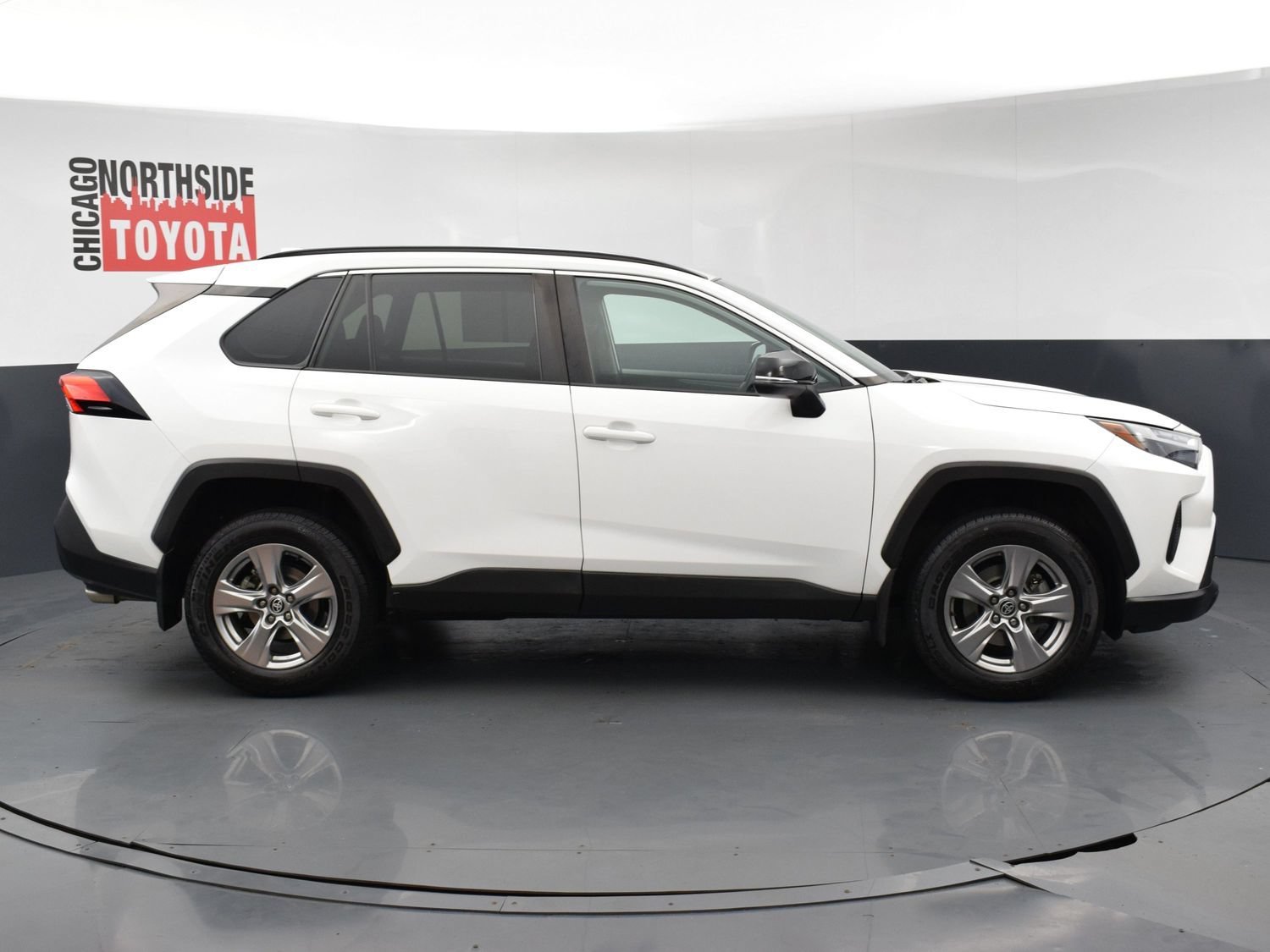 Used 2023 Toyota RAV4 XLE AWD/4WD image 5