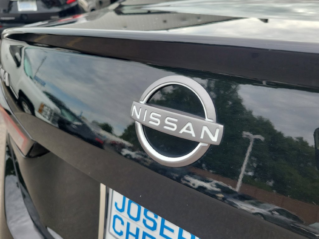 Used 2025 Nissan Altima 2.5 SV FWD image 11